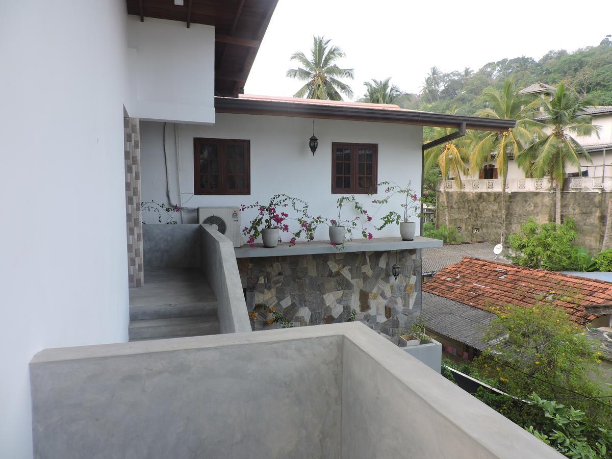 Asantha Guest House Unawatuna Exterior photo